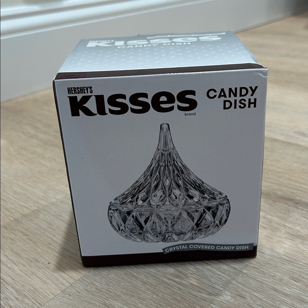 NWT Crystal Covered Hershey Kisses candy dish jar with lid​